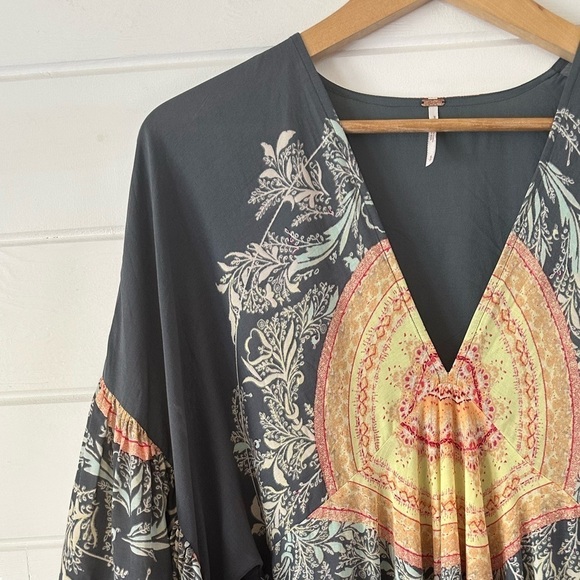 Free People Sunset Dreams Boho Printed Bell Sleeve Oversized Flowy Tunic Top S - Picture 5 of 12
